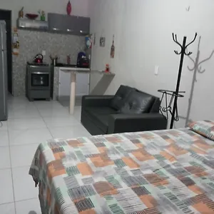 Kitnet Mobiliado, Confortável E Bem Localizado. Casa de Férias